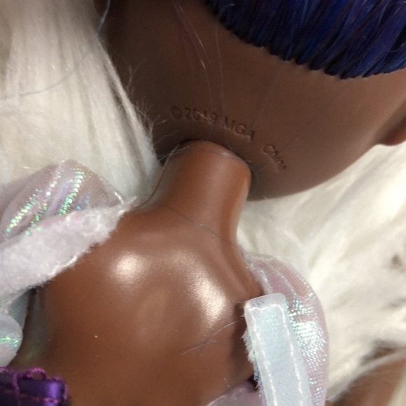 Rainbow High 2019 Krystal Bailey & Ruby Anderson dolls - Picture 9 of 10